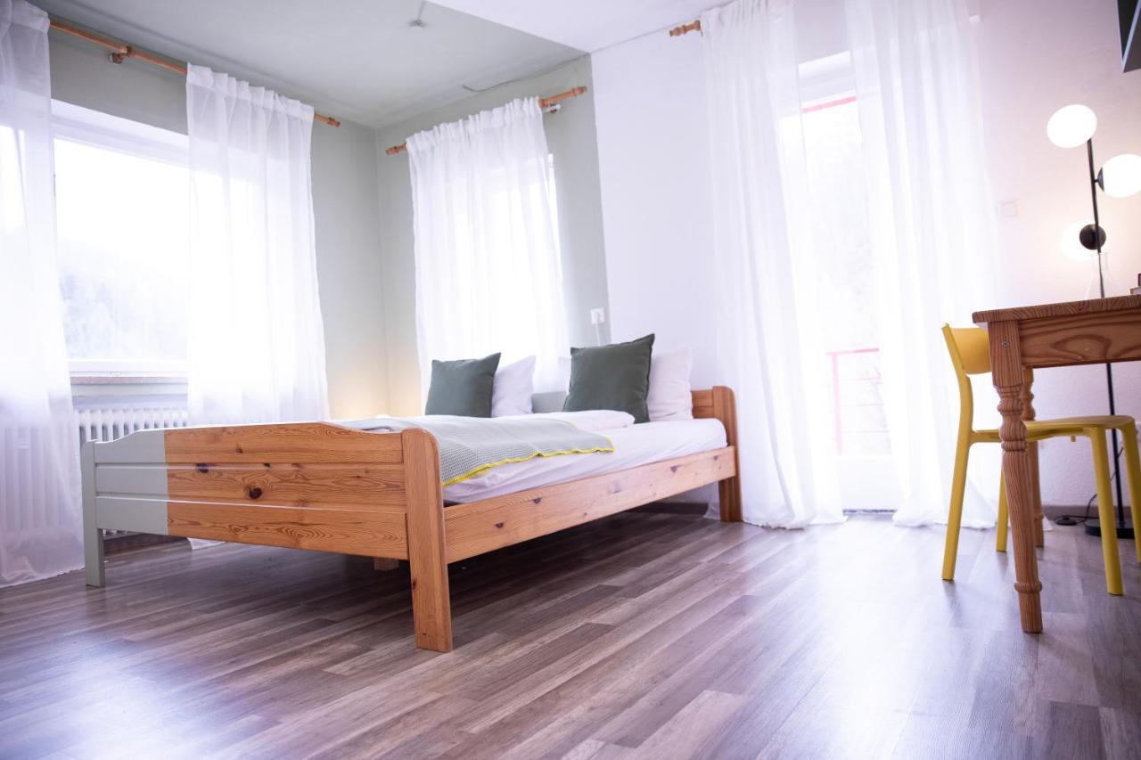 Das Schoene Leben Pop-Up Hotel Hornberg Exteriör bild