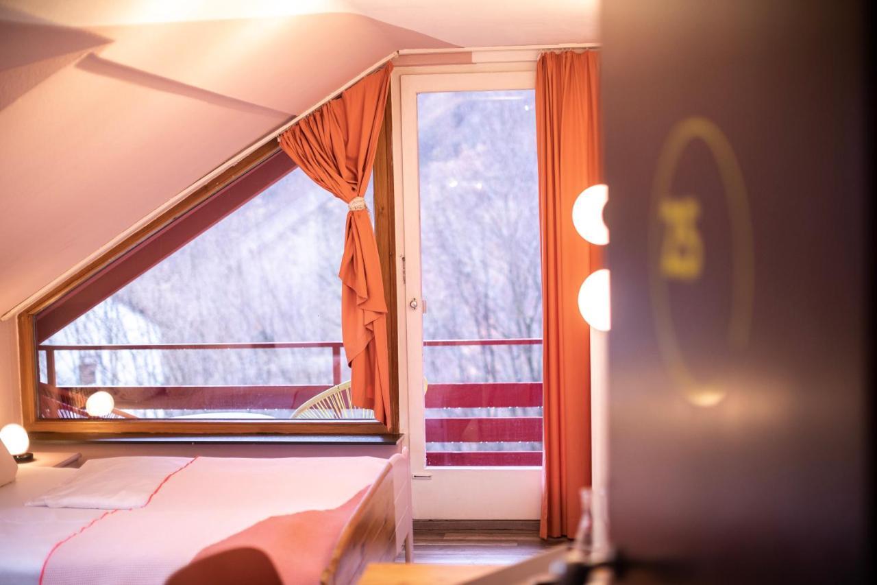 Das Schoene Leben Pop-Up Hotel Hornberg Exteriör bild